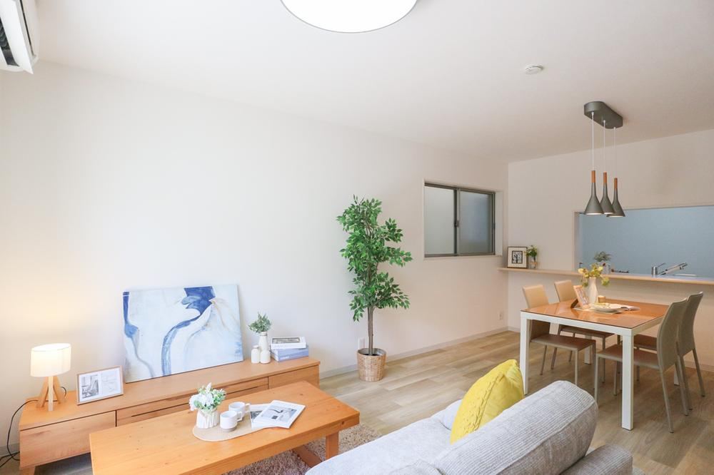 2LDK+2S house in Matsubara, Osaka - Photo 1