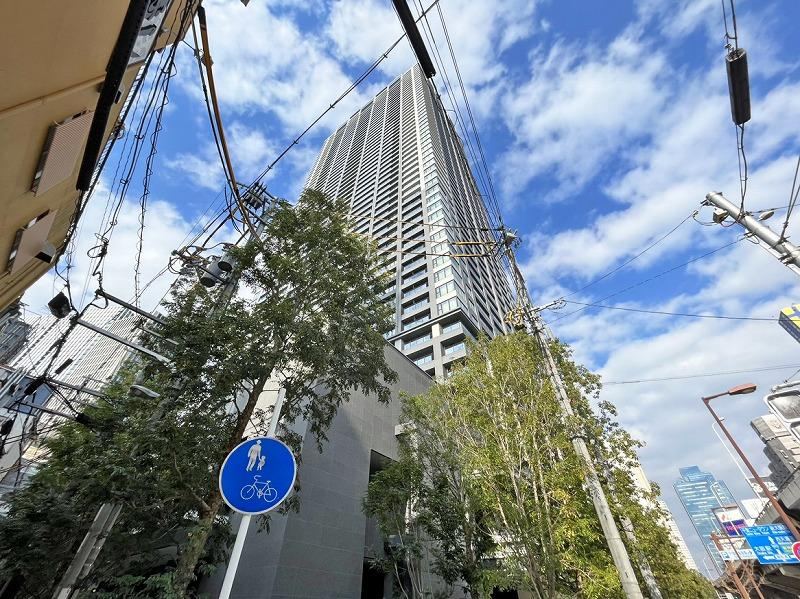 2LDK+S apartment in Kita Ward, Osaka - Photo 1