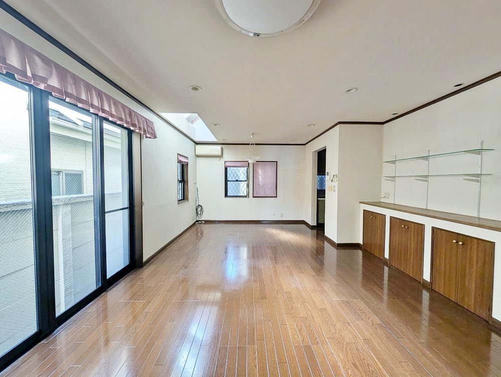 4LDK house in Suginami Ward, Tokyo - Photo 1