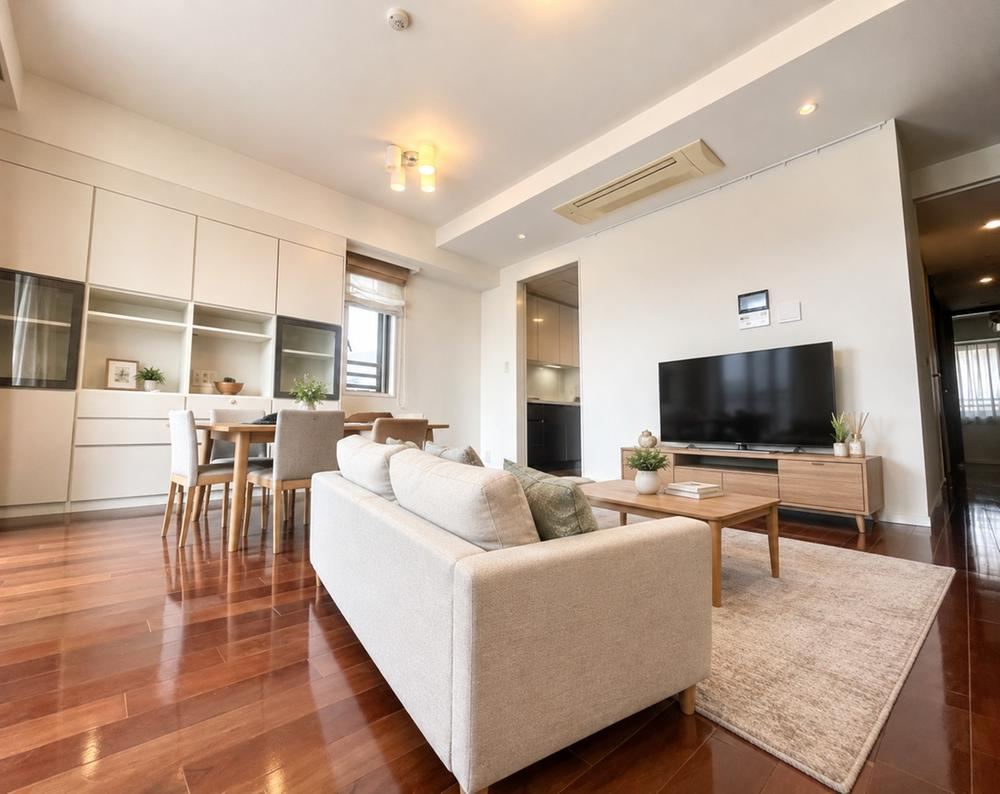 3LDK apartment in Minato Ward, Tokyo - Photo 1