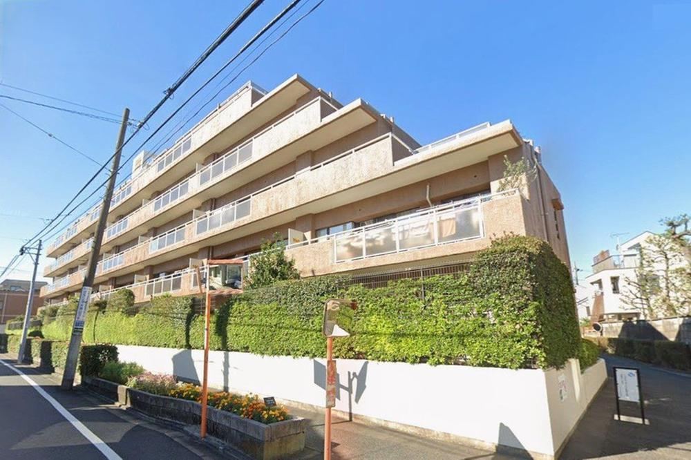 3LDK apartment in Shinagawa Ward, Tokyo - Photo 1