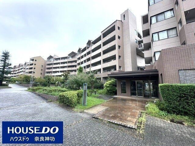 5LDK apartment in Nara, Nara - Photo 1