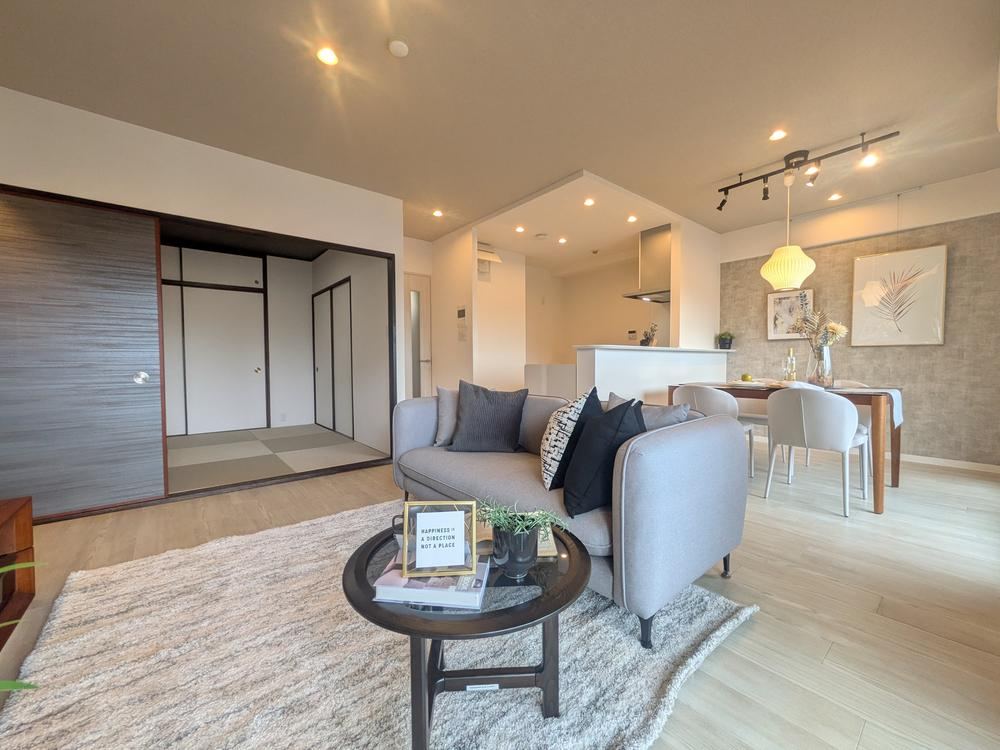 3LDK apartment in Joto Ward, Osaka - Photo 1