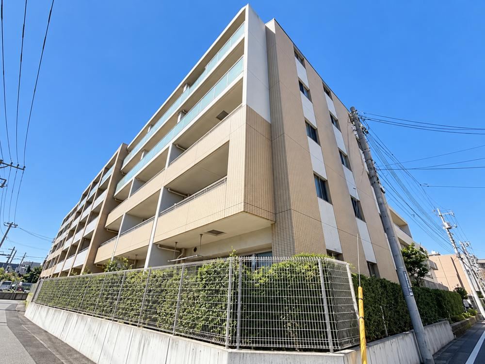 3LDK apartment in Hachioji, Tokyo - Photo 1