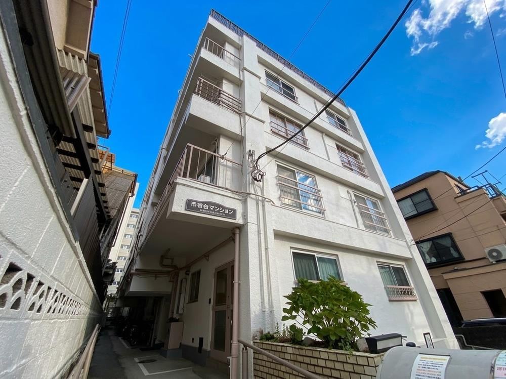 1LDK apartment in Shinjuku Ward, Tokyo - Photo 1