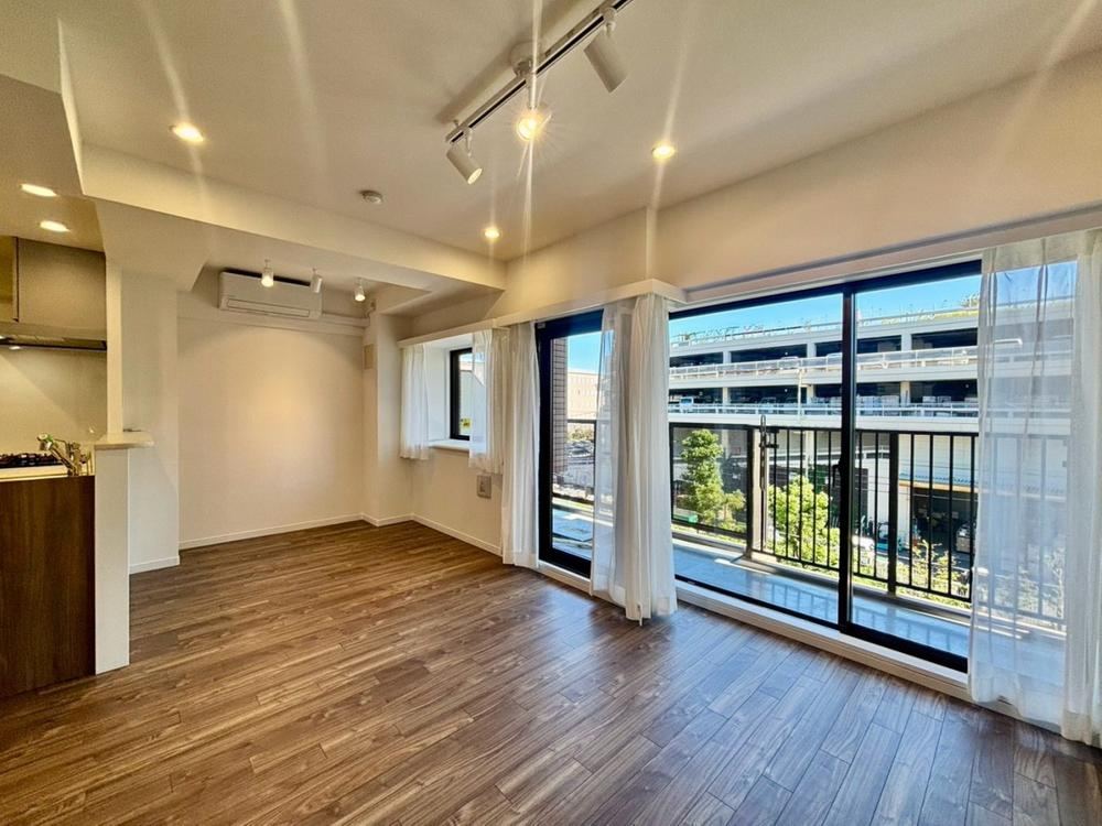 3LDK apartment in Koto Ward, Tokyo - Photo 1