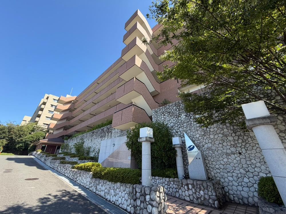 2LDK apartment in Mino, Osaka - Photo 1