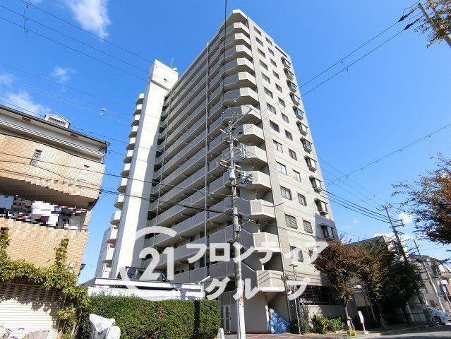 3LDK apartment in Tsurumi Ward, Osaka - Photo 1