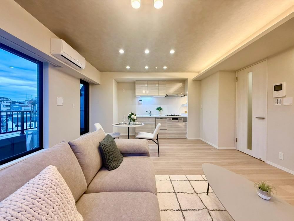 2LDK apartment in Shinjuku Ward, Tokyo - Photo 1
