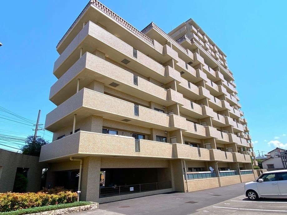 3LDK apartment in Matsuyama, Ehime - Photo 1