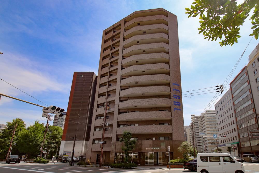 2LDK apartment in Nishi Ward, Osaka - Photo 1