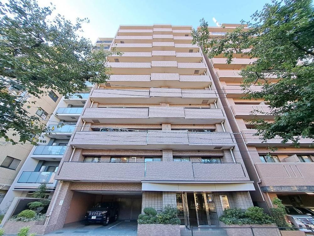 2LDK apartment in Toshima Ward, Tokyo - Photo 1
