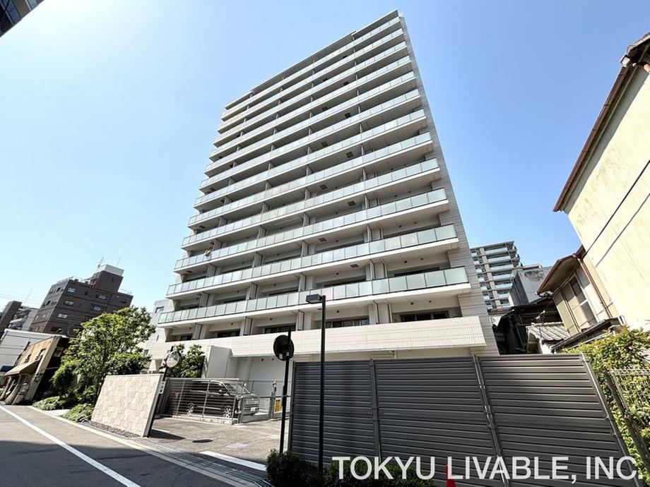 2LDK+S apartment in Tennoji Ward, Osaka - Photo 1