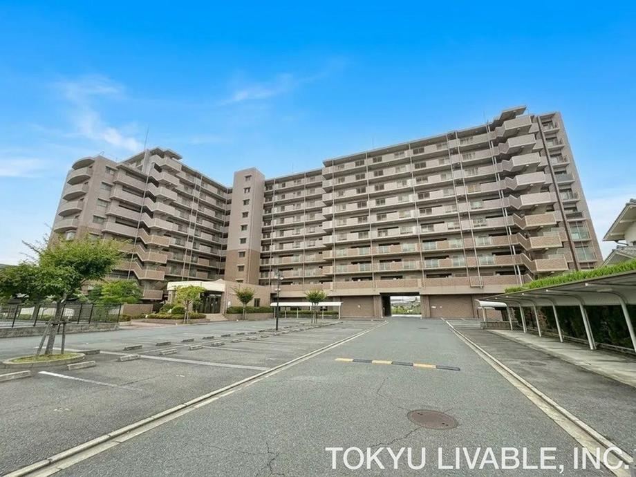 3LDK apartment in Kaizuka, Osaka - Photo 1