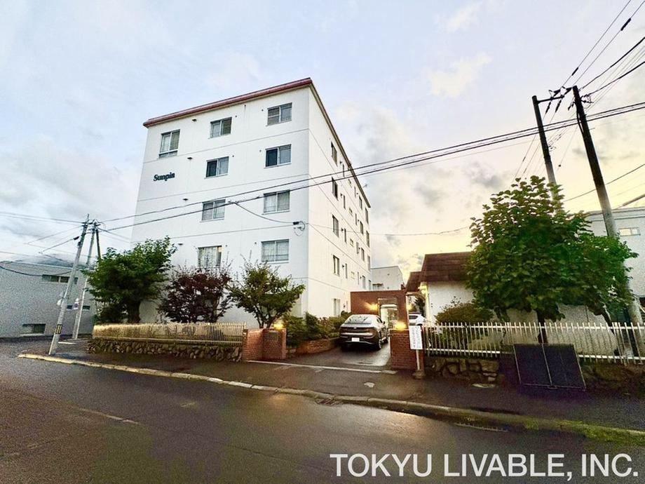 3LDK apartment in Chuo Ward, Sapporo, Hokkaido - Photo 1
