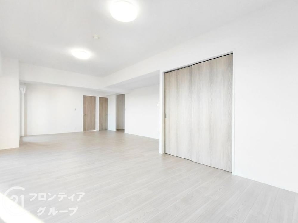 4LDK+S apartment in Suma Ward, Kobe, Hyogo - Photo 1
