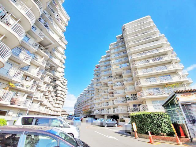 3LDK apartment in Higashiyodogawa Ward, Osaka - Photo 1