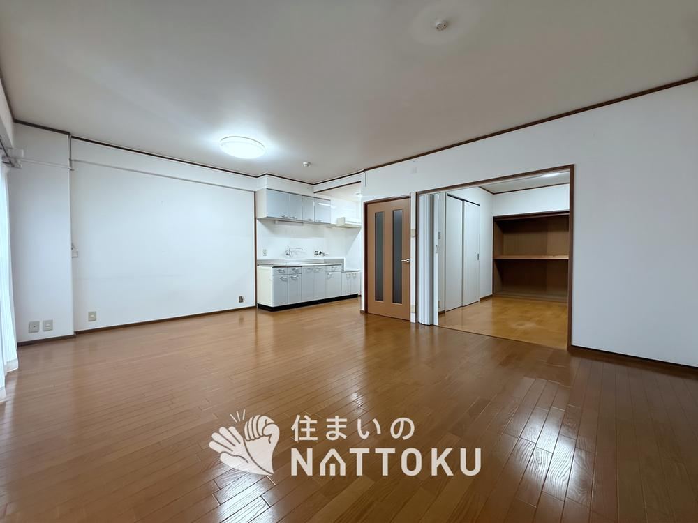 2LDK apartment in Hirakata, Osaka - Photo 1