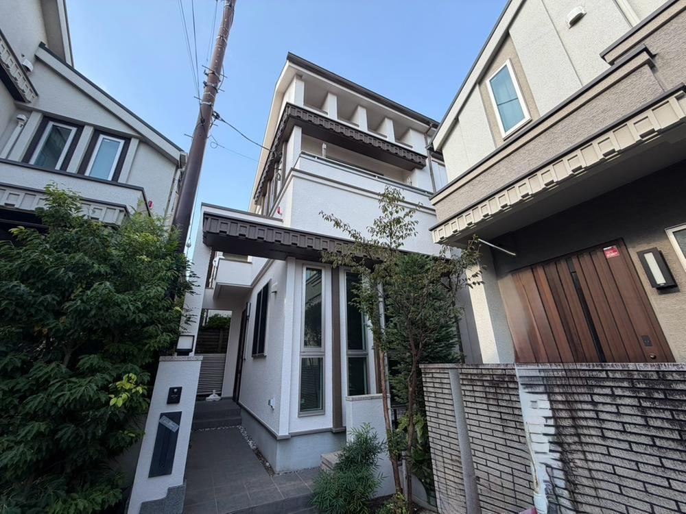 3LDK house in Shinagawa Ward, Tokyo - Photo 1
