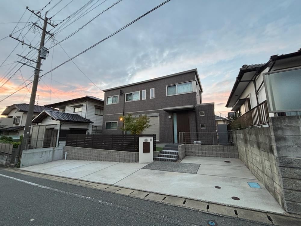 4LDK house in Fukutsu, Fukuoka - Photo 1