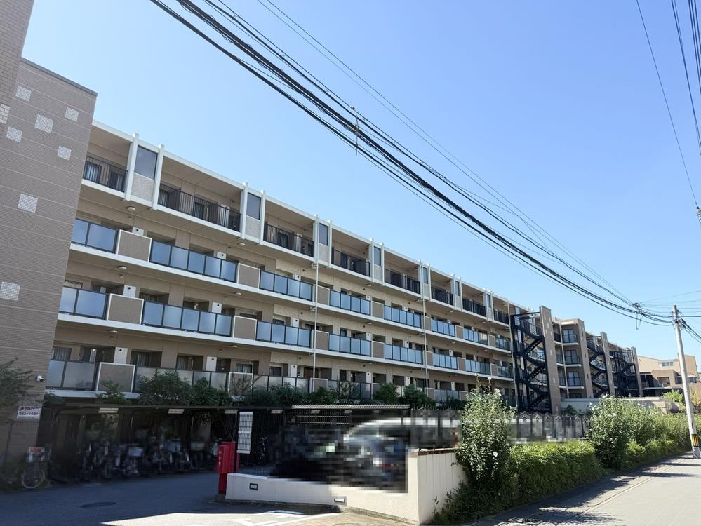 3LDK apartment in Kita Ward, Saitama - Photo 1