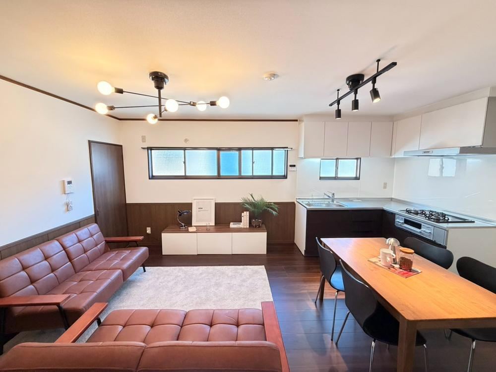 4LDK house in Higashiosaka, Osaka - Photo 1