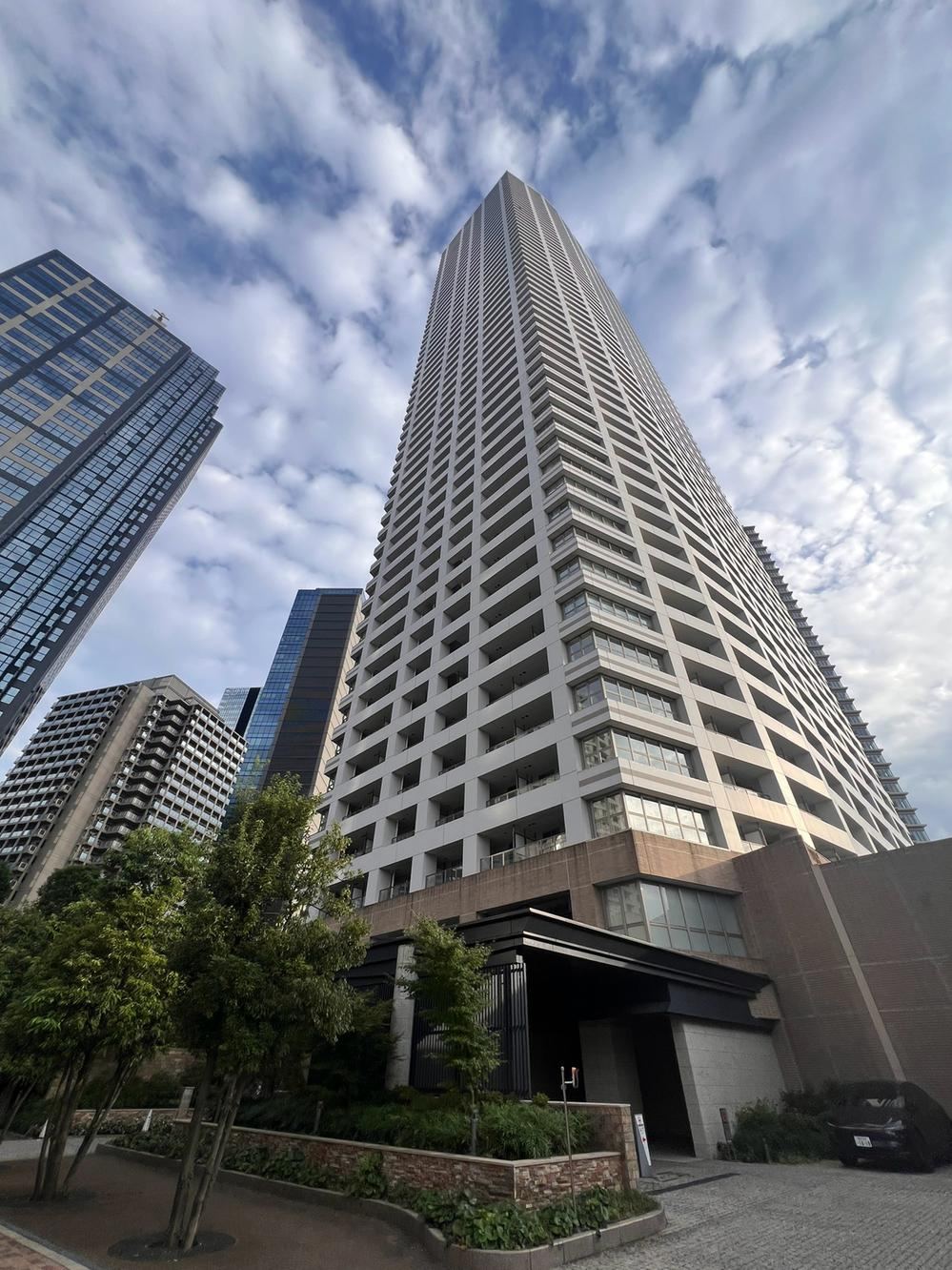 2LDK apartment in Shinjuku Ward, Tokyo - Photo 1