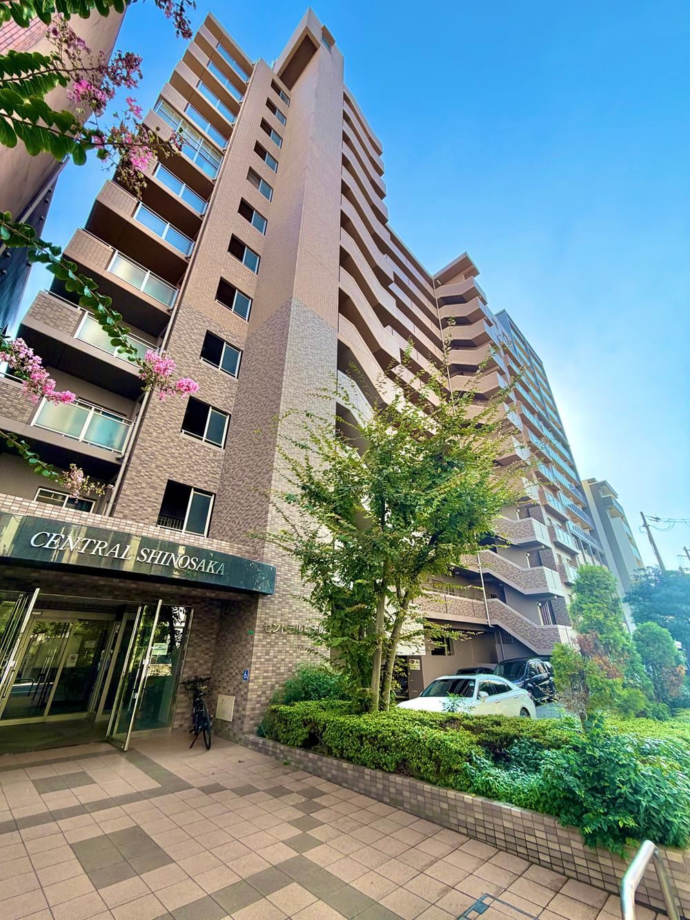 3LDK apartment in Yodogawa Ward, Osaka - Photo 1