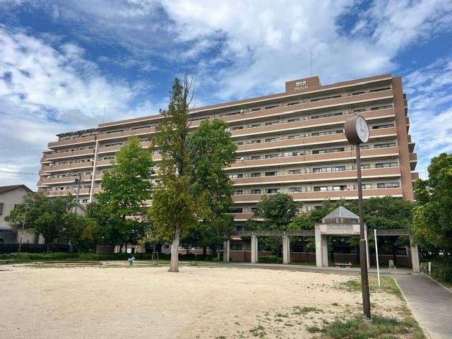 3LDK apartment in Suita, Osaka - Photo 1