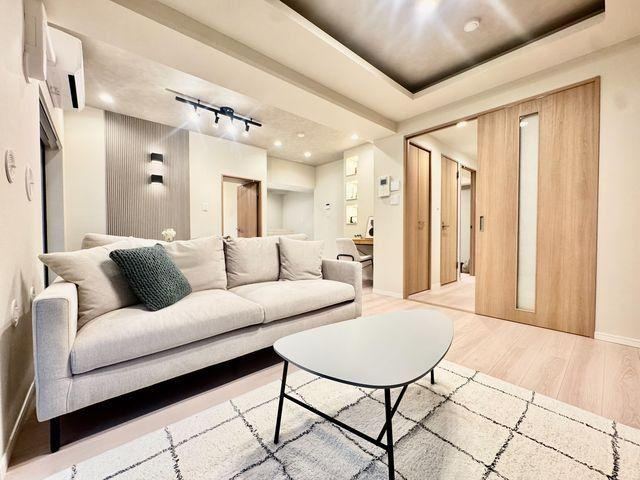 2LDK apartment in Shinjuku Ward, Tokyo - Photo 1
