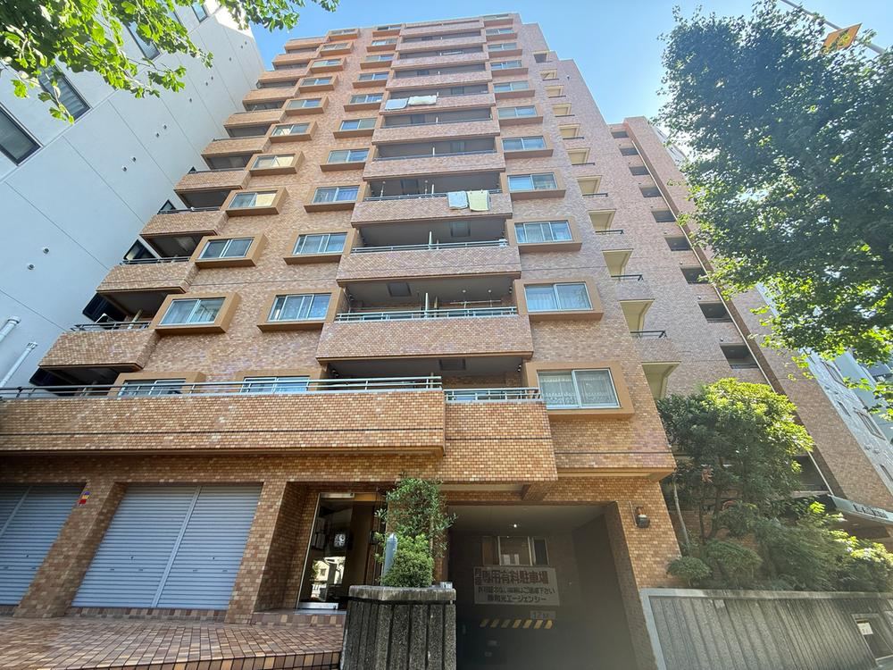 2LDK apartment in Shinagawa Ward, Tokyo - Photo 1