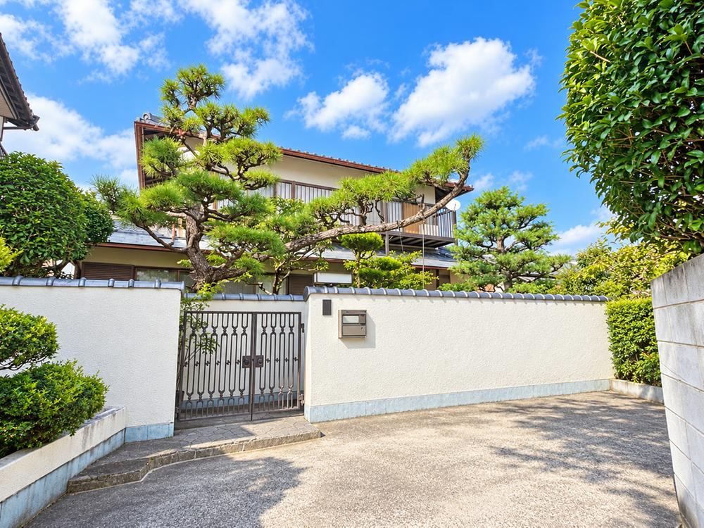 6LDK+S house in Mino, Osaka - Photo 1