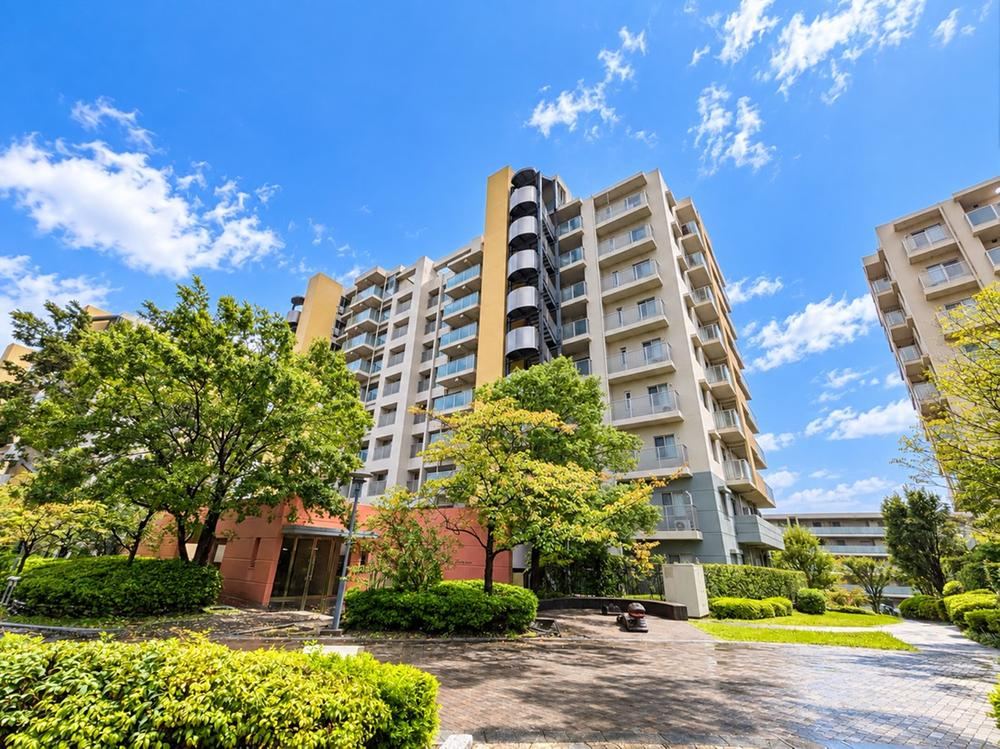 3LDK apartment in Inagi, Tokyo - Photo 1