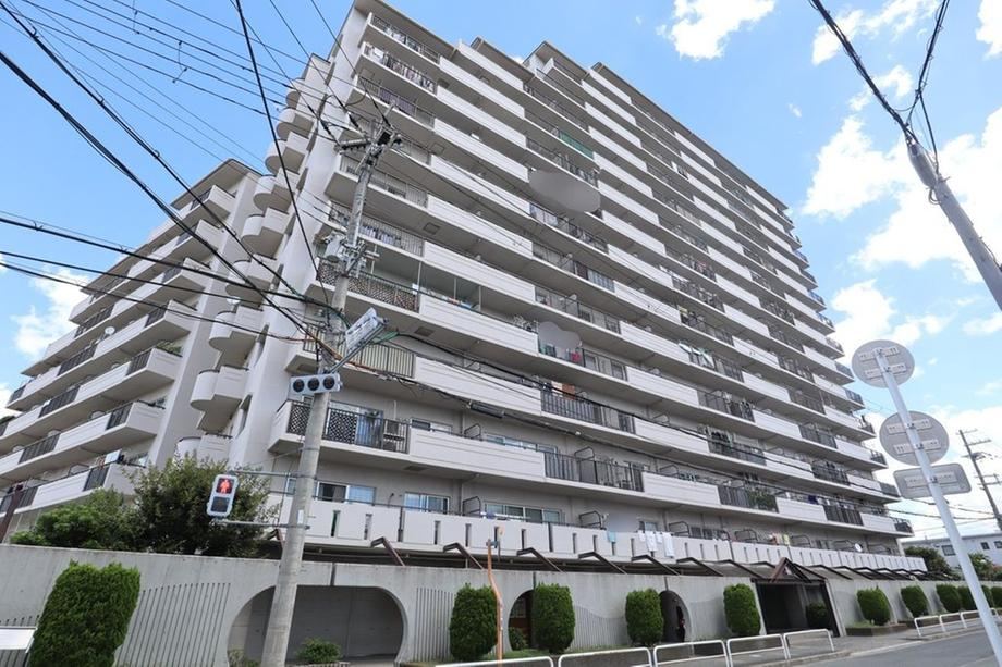 4LDK apartment in Moriguchi, Osaka - Photo 1