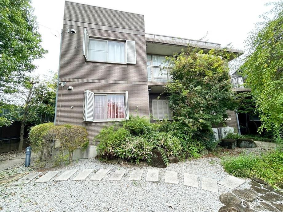 8LDK house in Akiruno, Tokyo - Photo 1