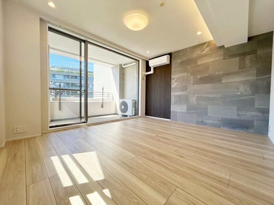 3LDK apartment in Shibuya Ward, Tokyo - Photo 1