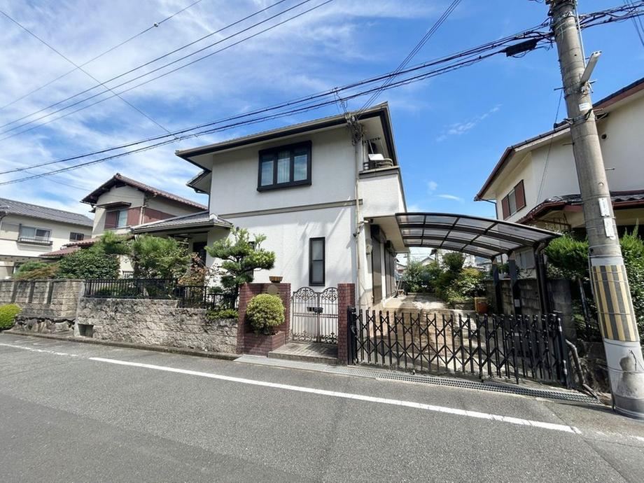 4LDK house in Katano, Osaka - Photo 1