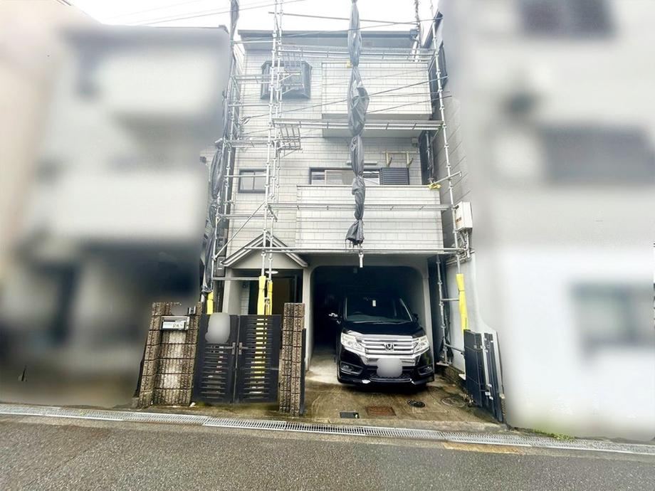 4LDK house in Higashiosaka, Osaka - Photo 1