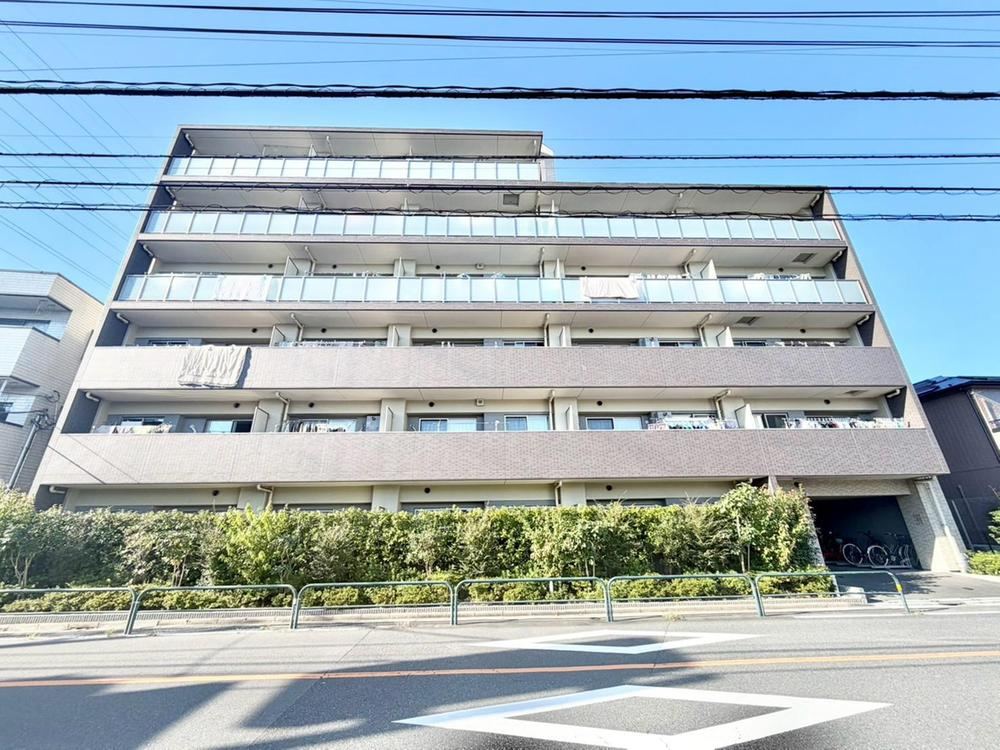 2DK apartment in Adachi Ward, Tokyo - Photo 1