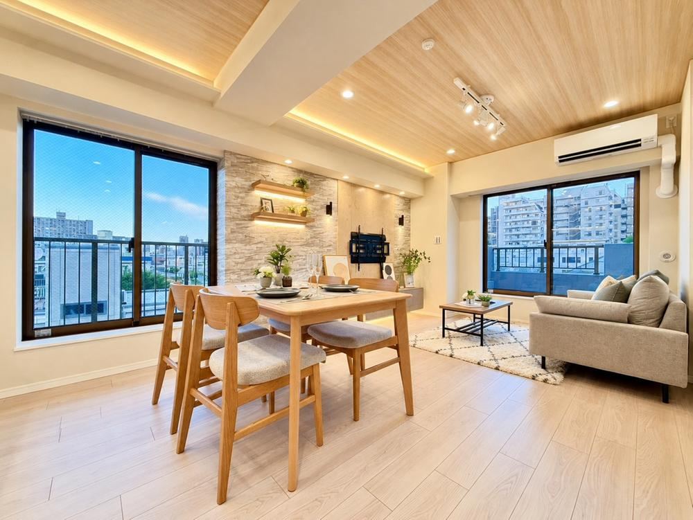2LDK apartment in Shinjuku Ward, Tokyo - Photo 1