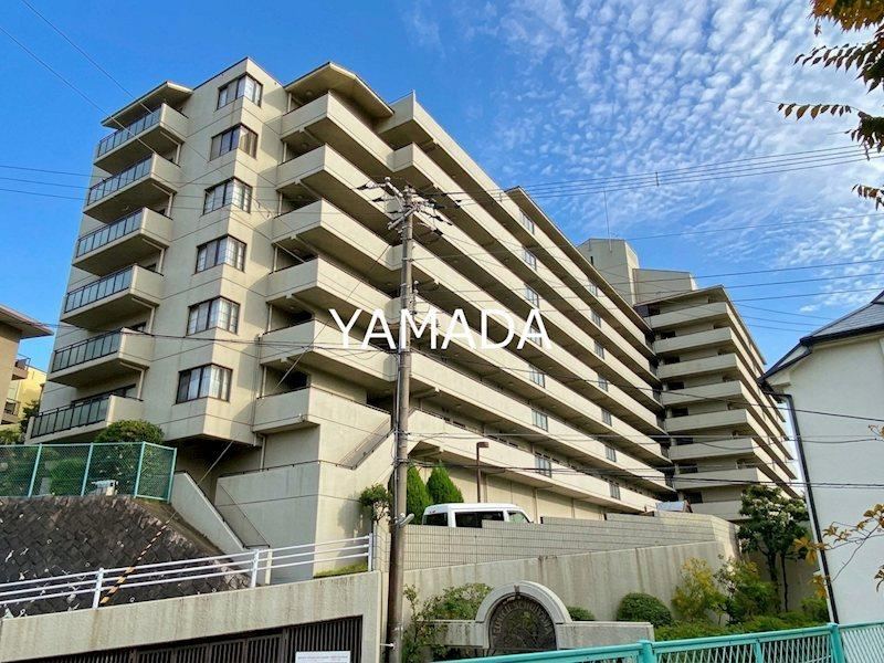 3LDK apartment in Suita, Osaka - Photo 1