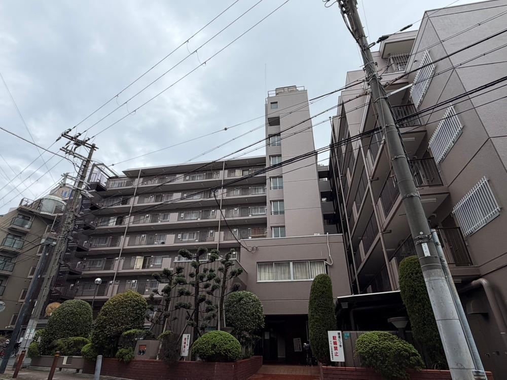 3LDK apartment in Minato Ward, Osaka - Photo 1