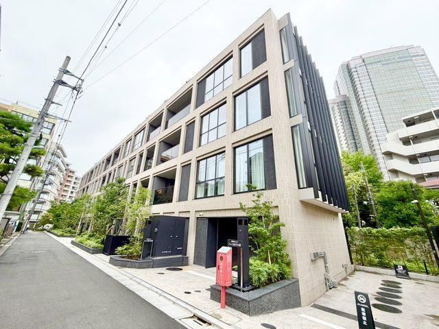 2LDK apartment in Meguro Ward, Tokyo - Photo 1
