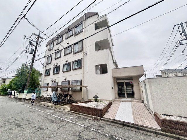 2LDK apartment in Setagaya Ward, Tokyo - Photo 1