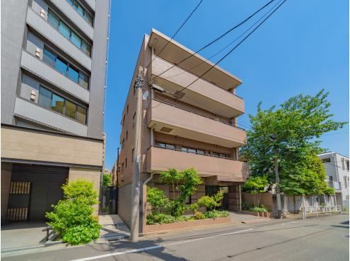 3LDK apartment in Shibuya Ward, Tokyo - Photo 1