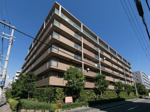 3LDK apartment in Nishinomiya, Hyogo - Photo 1