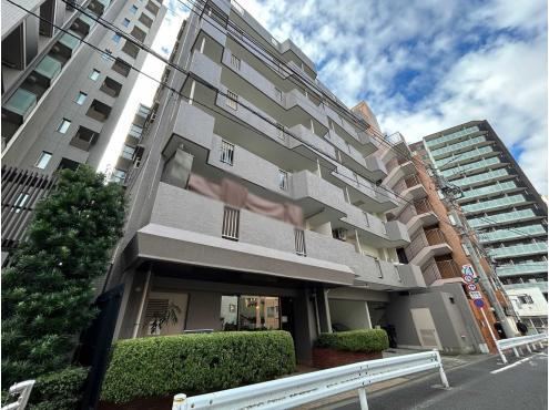 1LDK apartment in Shinjuku Ward, Tokyo - Photo 1