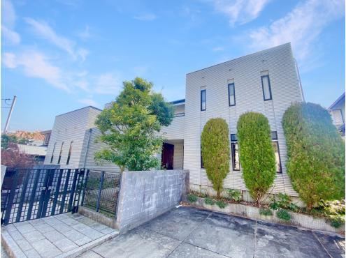 5LDK house in Takarazuka, Hyogo - Photo 1