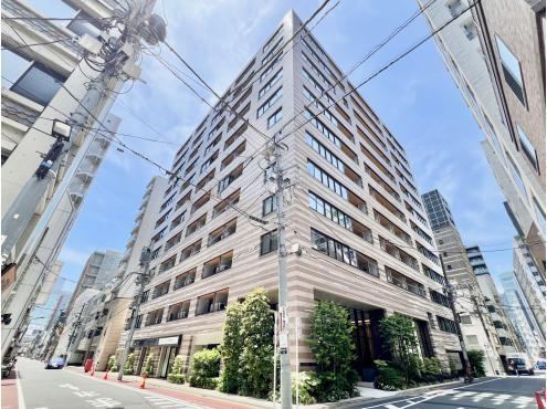 3LDK+S apartment in Chiyoda Ward, Tokyo - Photo 1