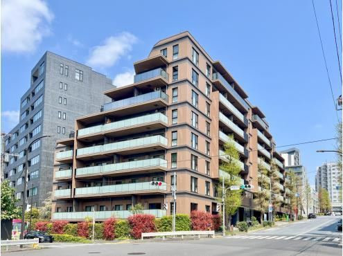 1LDK apartment in Minato Ward, Tokyo - Photo 1